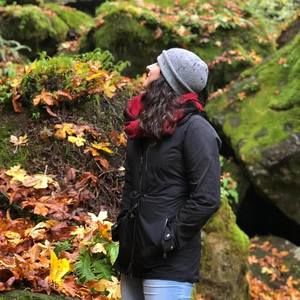 Meet your Posher, Holly